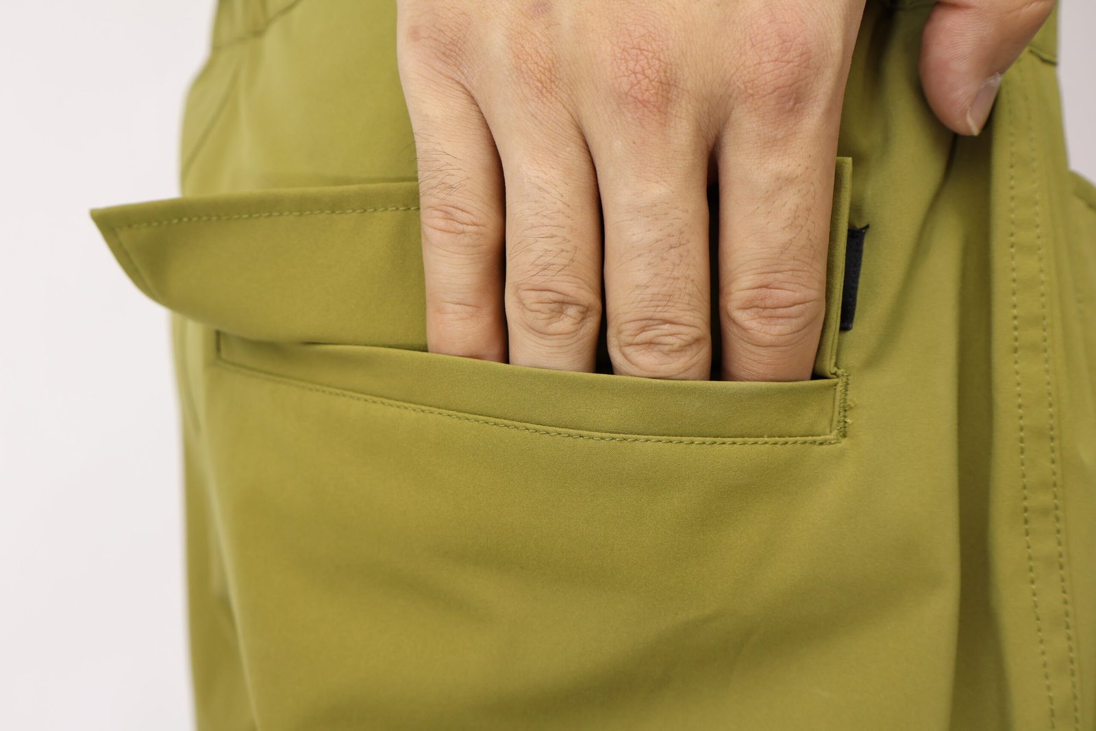 Minimalist Casual Cargo Pants - Image 4