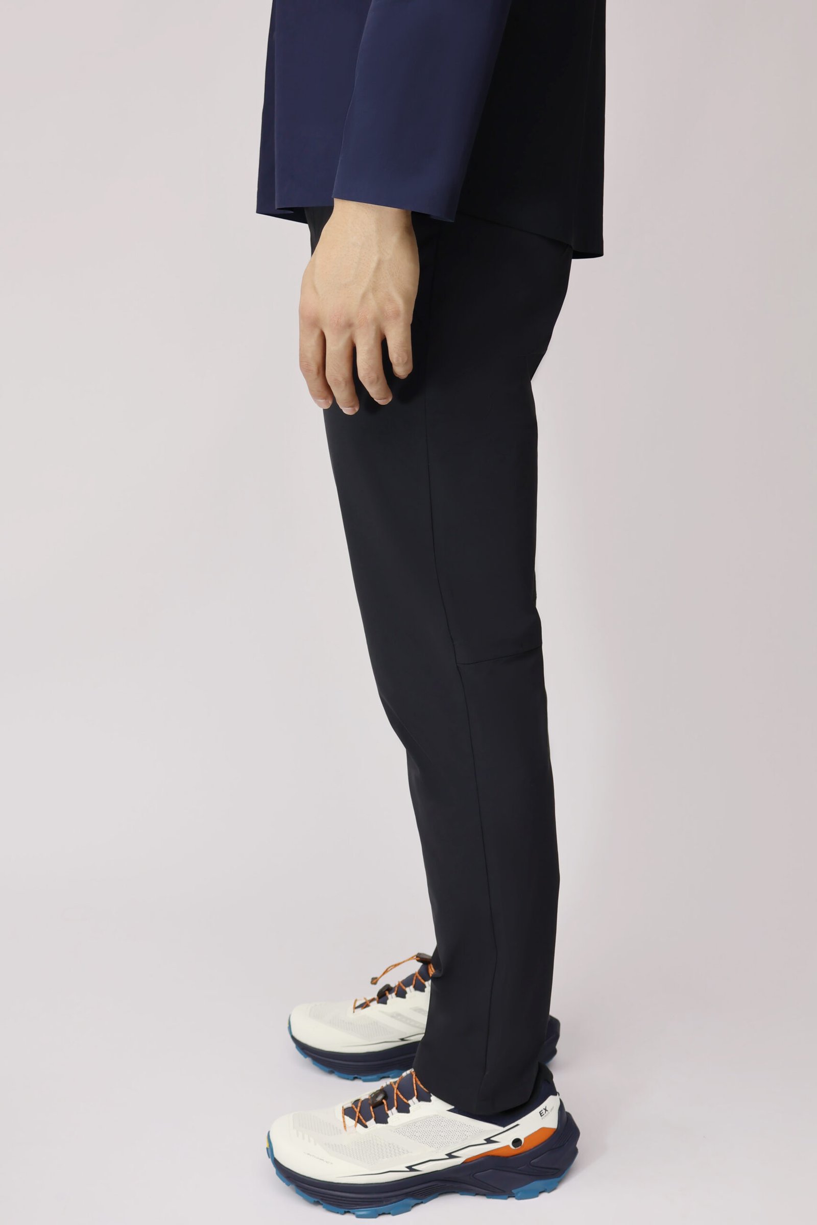 Straight-Leg Cargo Softshell Pants - Image 5